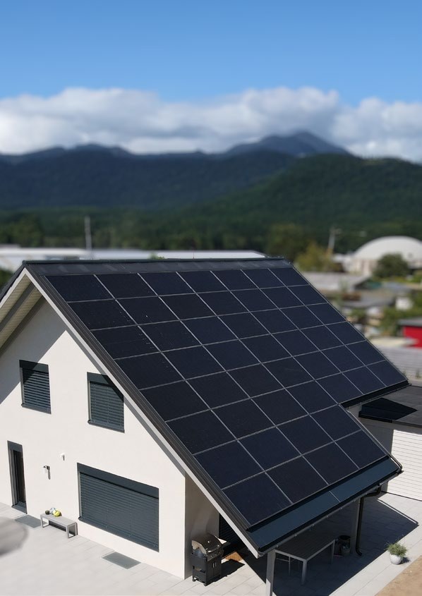 NICER X Indach-Photovoltaik-Solardachsystem von Nelskamp
